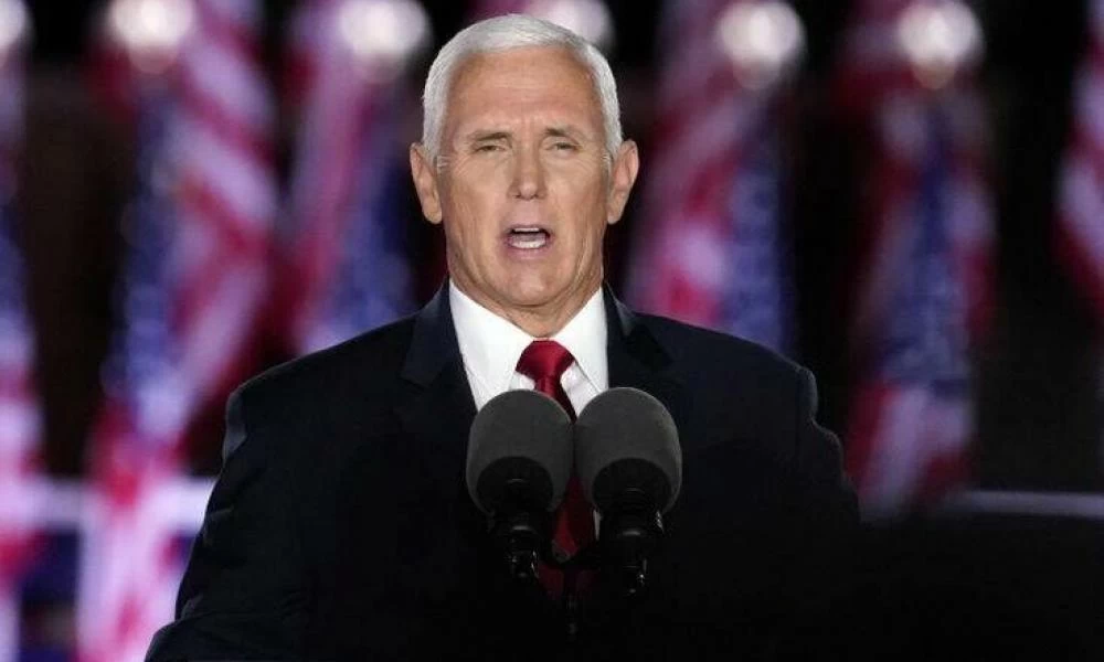 Ο Πένς έβαλε φωτογραφία των Μπάιντεν και Χάρις στο προφίλ του